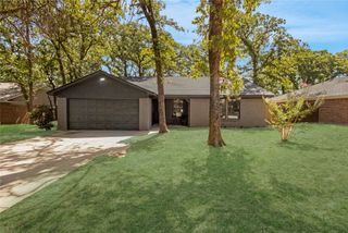 908 Red Oak Street, Azle, TX 76020