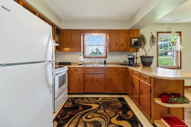 1231 U.S. 127, Russell Springs, KY 42642