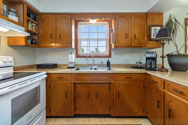 1231 U.S. 127, Russell Springs, KY 42642