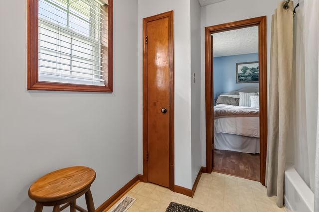 1231 U.S. 127, Russell Springs, KY 42642