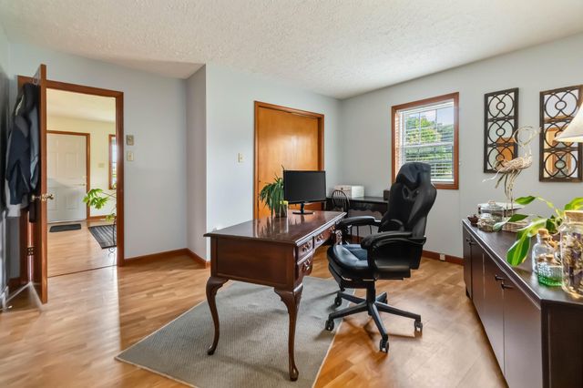 1231 U.S. 127, Russell Springs, KY 42642