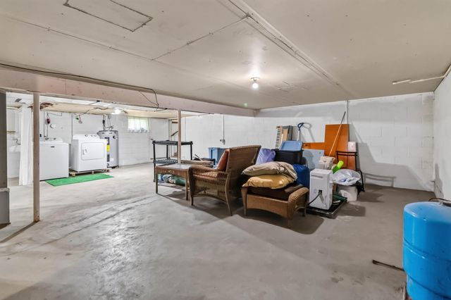 1231 U.S. 127, Russell Springs, KY 42642