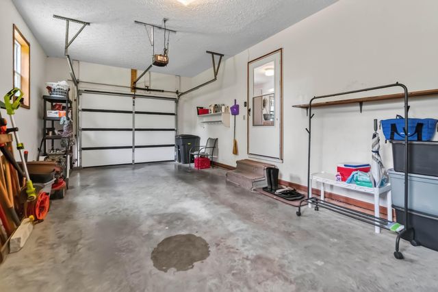 1231 U.S. 127, Russell Springs, KY 42642