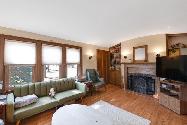 6326 W Wells STREET, Wauwatosa, WI 53213