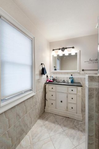 6326 W Wells STREET, Wauwatosa, WI 53213