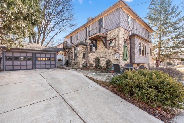 6326 W Wells STREET, Wauwatosa, WI 53213