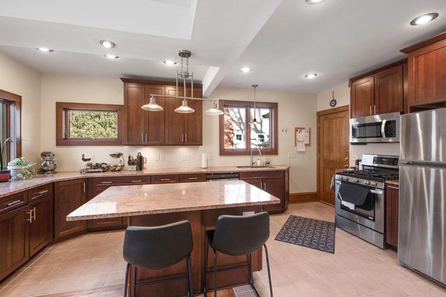 6326 W Wells STREET, Wauwatosa, WI 53213