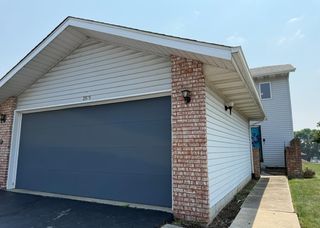 2575 Brookwood Drive, Crown Point, IN 46307