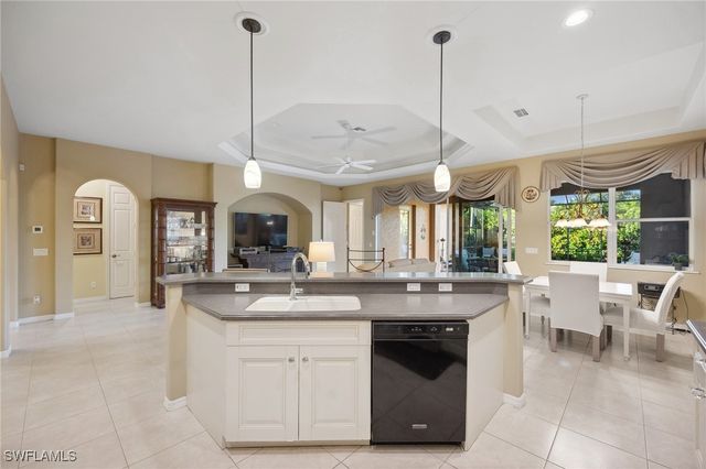 10748 Fieldfair DR, Naples, FL 34119