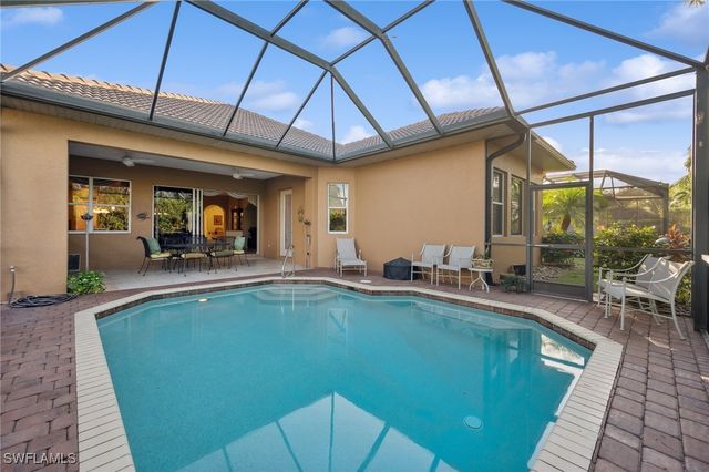 10748 Fieldfair DR, Naples, FL 34119