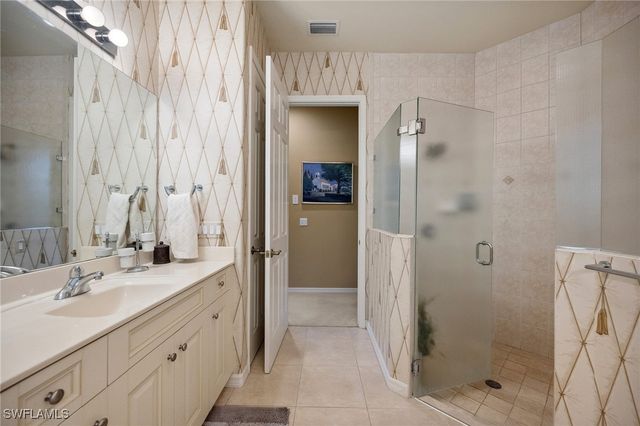 10748 Fieldfair DR, Naples, FL 34119