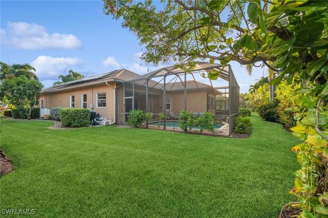 10748 Fieldfair DR, Naples, FL 34119