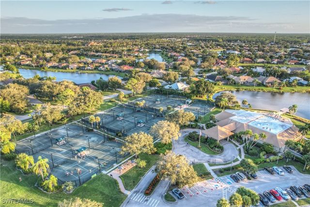 10748 Fieldfair DR, Naples, FL 34119