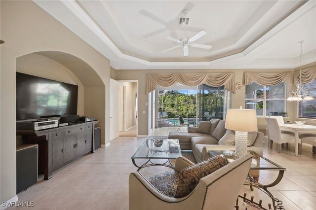 10748 Fieldfair DR, Naples, FL 34119