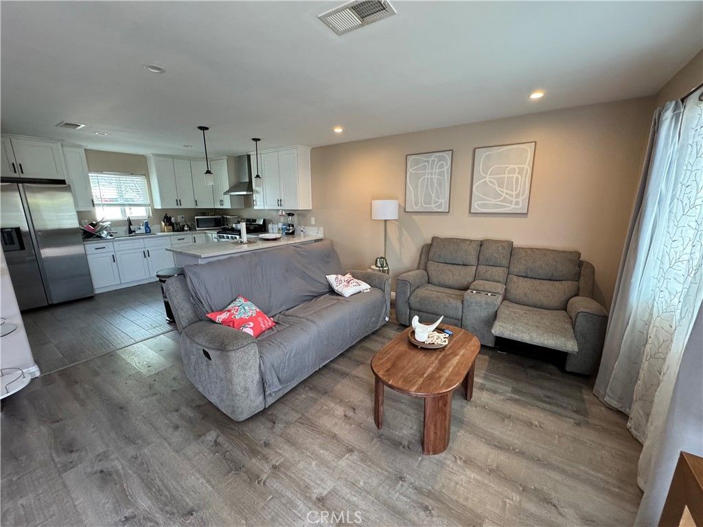 15057 Paddock, Sylmar, CA 91342