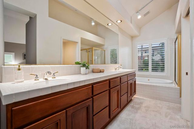 2011 Monarch Ridge Cir, El Cajon, CA 92019