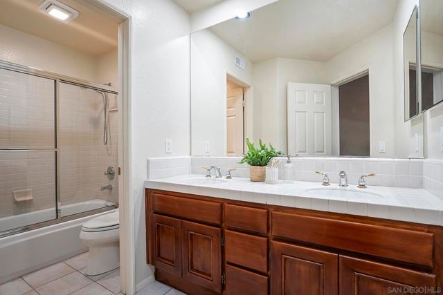 2011 Monarch Ridge Cir, El Cajon, CA 92019