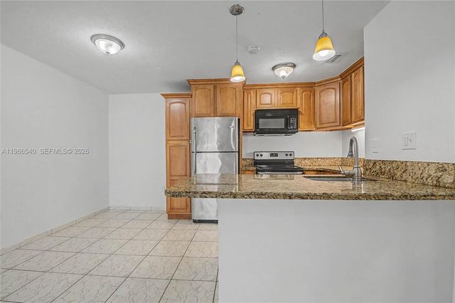 15619 SW 73rd Cir Ter 10-4, Miami, FL 33193