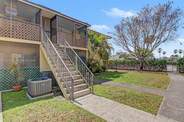 15619 SW 73rd Cir Ter 10-4, Miami, FL 33193