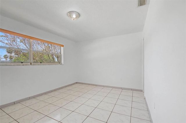 15619 SW 73rd Cir Ter 10-4, Miami, FL 33193