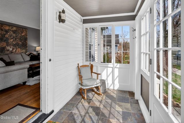 15 Irving Road, Scotia, NY 12302