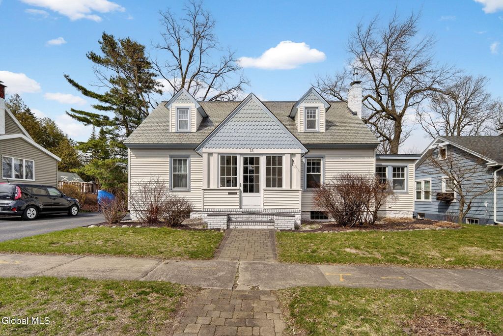 15 Irving Road, Scotia, NY 12302