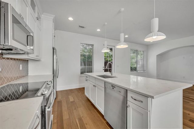 1742 RIDGEWOOD AVENUE S, Maitland, FL 32751