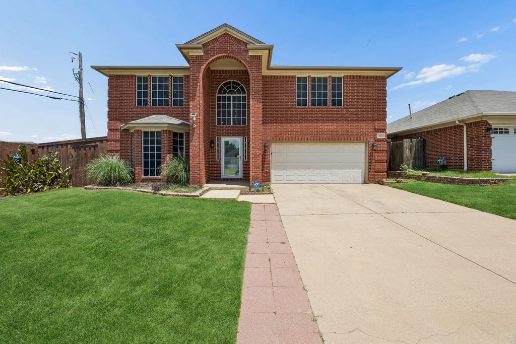 4217 Bent Oaks Drive, Arlington, TX 76001