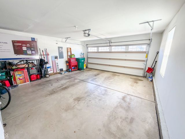 2724 Stonebridge Drive, Lebanon, IN 46052