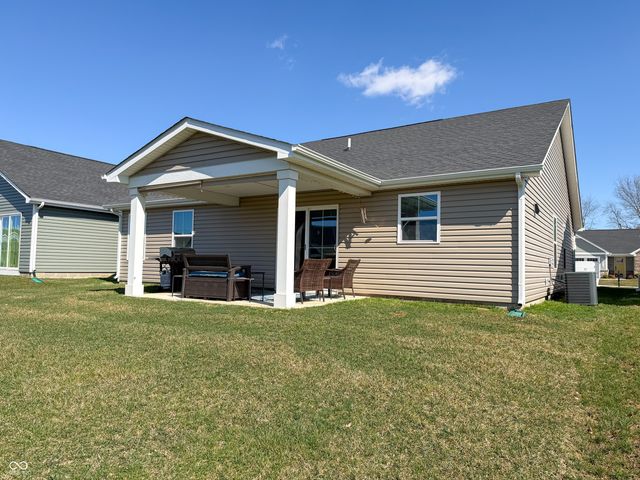 2724 Stonebridge Drive, Lebanon, IN 46052