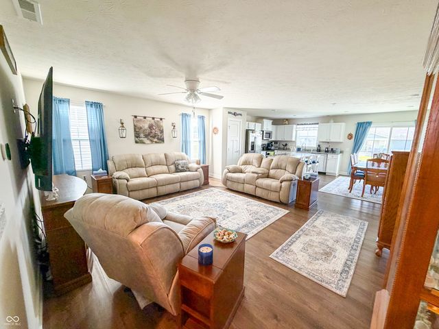 2724 Stonebridge Drive, Lebanon, IN 46052