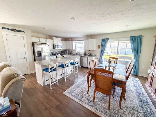 2724 Stonebridge Drive, Lebanon, IN 46052