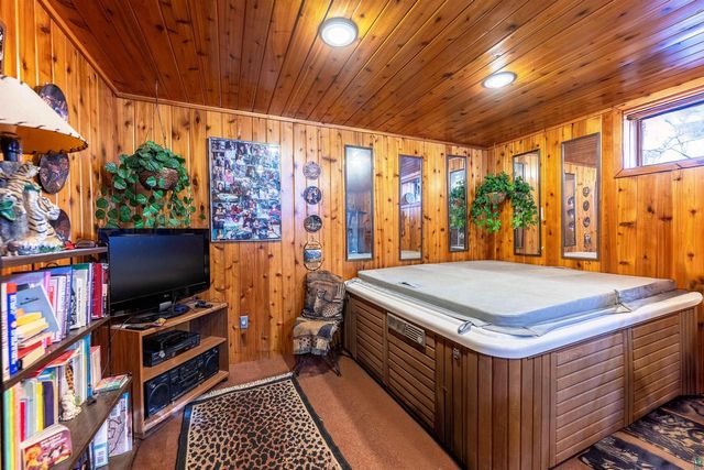 107 S 4th St, Bayfield, WI 54814