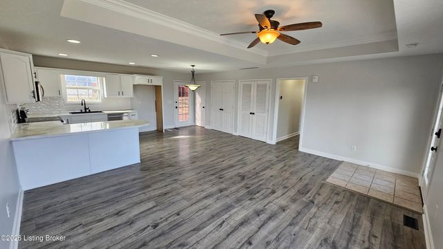 6222 Sumac Ln, Crestwood, KY 40014