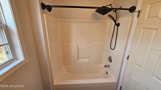 6222 Sumac Ln, Crestwood, KY 40014