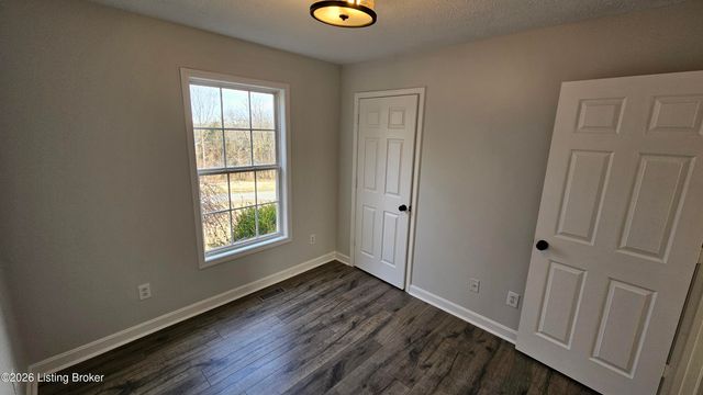 6222 Sumac Ln, Crestwood, KY 40014