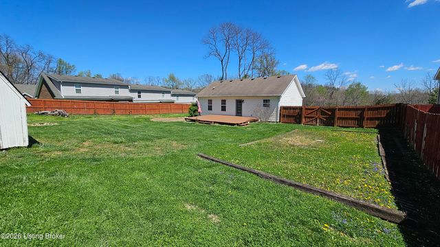 6222 Sumac Ln, Crestwood, KY 40014