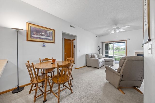 4301 York Place, Iowa City, IA 52245