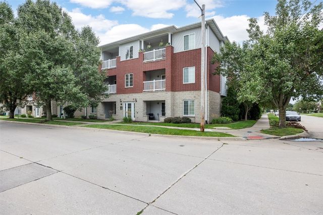 4301 York Place, Iowa City, IA 52245