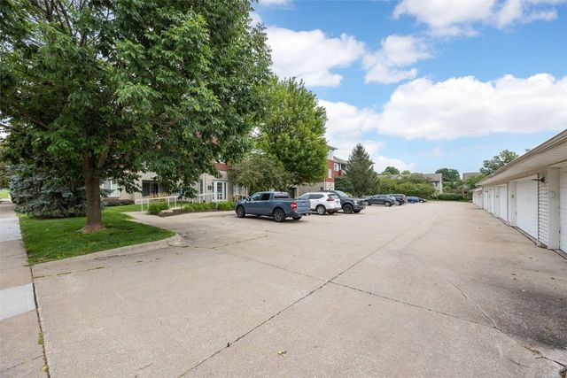 4301 York Place, Iowa City, IA 52245