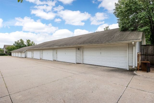 4301 York Place, Iowa City, IA 52245