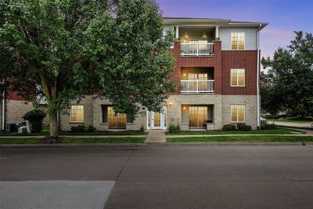 4301 York Place, Iowa City, IA 52245