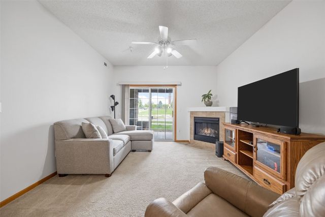 4301 York Place, Iowa City, IA 52245