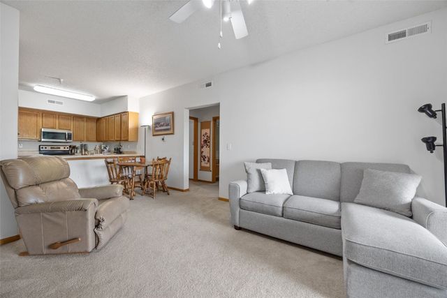 4301 York Place, Iowa City, IA 52245