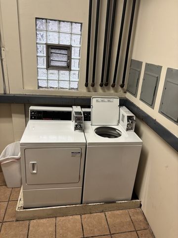 10401 S Ewing Avenue 1R, Chicago, IL 60617