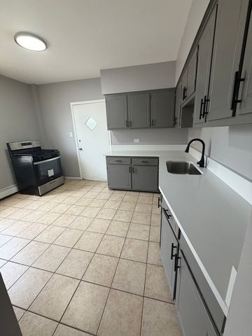 10401 S Ewing Avenue 1R, Chicago, IL 60617