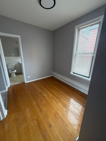 10401 S Ewing Avenue 1R, Chicago, IL 60617