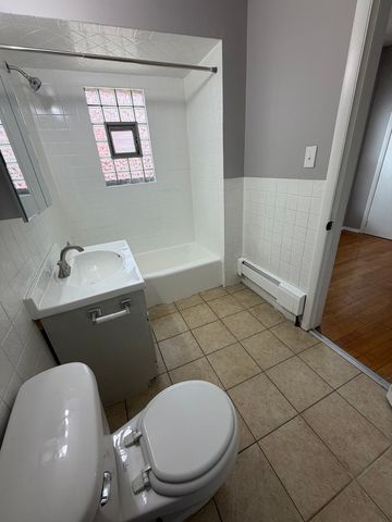 10401 S Ewing Avenue 1R, Chicago, IL 60617