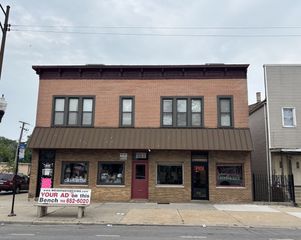 10401 S Ewing Avenue 1R, Chicago, IL 60617