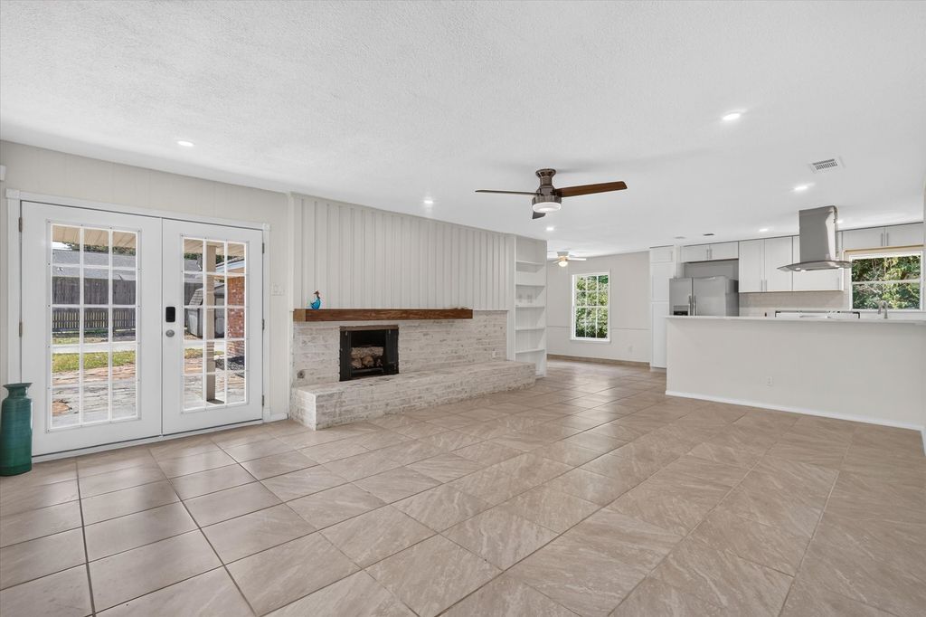 6301 Wheaton Drive, Fort Worth, TX 76133 — photo 5
